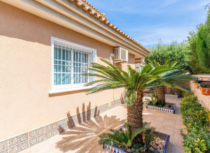 Villa - Bruktbolig - Torrevieja - Los Balcones - Los Altos del Edén