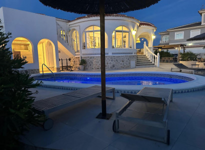 Villa - Bruktbolig - Torrevieja - Torrevieja Centro