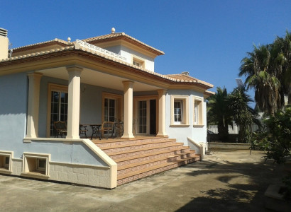 Villa - Resale - Denia - Denia Centro