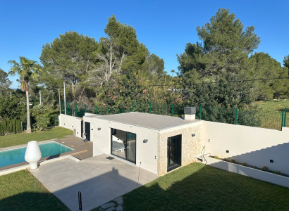 Villa - Resale - Denia - Denia Centro