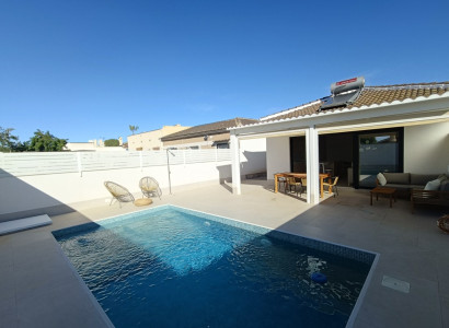 Villa - Resale - El Chaparral - El Chaparral