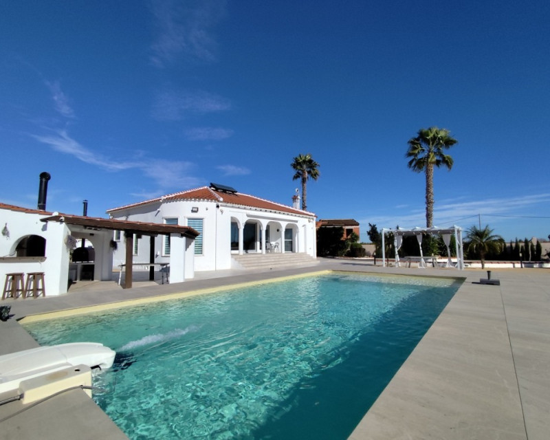 Villa · Resale · El Mudamiento · El Mudamiento