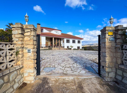 Villa - Resale - Elda - Elda Centro