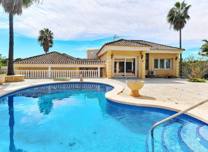 Villa - Resale - Orihuela Costa - Campoamor