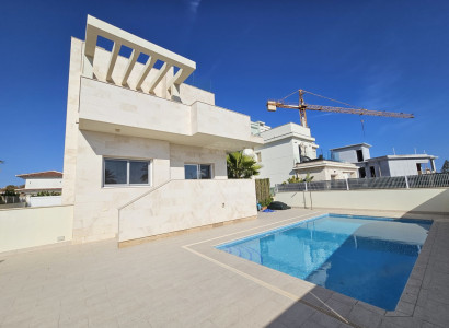 Villa - Resale - Orihuela Costa - La Zenia