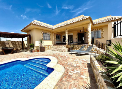 Villa - Resale - Orihuela Costa - La Zenia