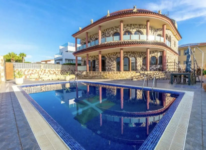 Villa - Resale - Orihuela Costa - La Zenia