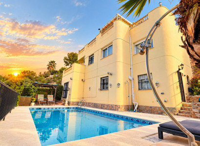 Villa - Resale - Orihuela Costa - Villamartin