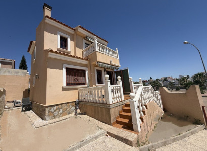 Villa - Resale - Orihuela Costa - Villamartin