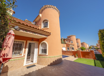 Villa - Resale - Playa Flamenca - 86253