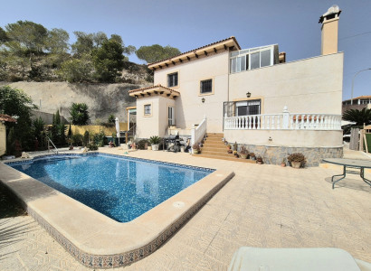 Villa - Resale - San Miguel de Salinas - Ciudad De Las Comunicaciones