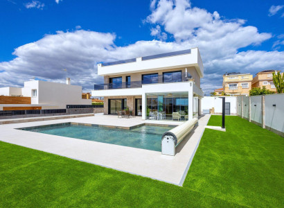 Villa - Resale - Torrevieja - Torrevieja Centro