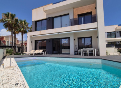 Villa - Resale - Torrevieja - Torrevieja Centro