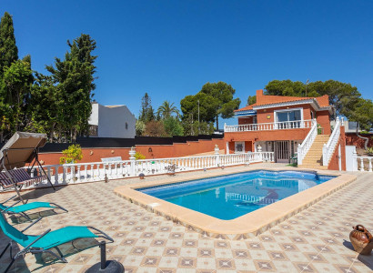 Villa - Resale - Torrevieja - Torrevieja Centro