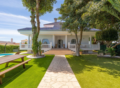 Villa - Resale - Torrevieja - Torrevieja Centro