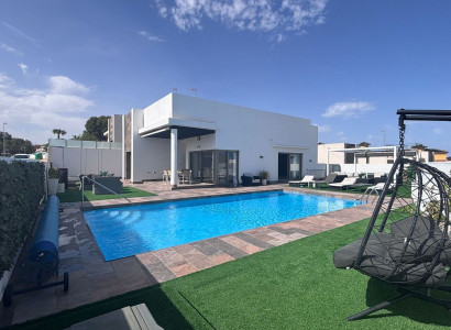 Villa - Resale - Villamartín - PAU 8