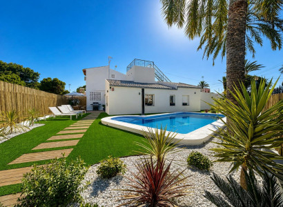 Villa Semi Adosada - Reventa - Orihuela Costa - Punta Prima