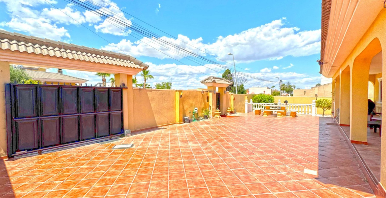 Återförsäljning - Villa - Torrevieja - Los Balcones - Los Altos del Edén