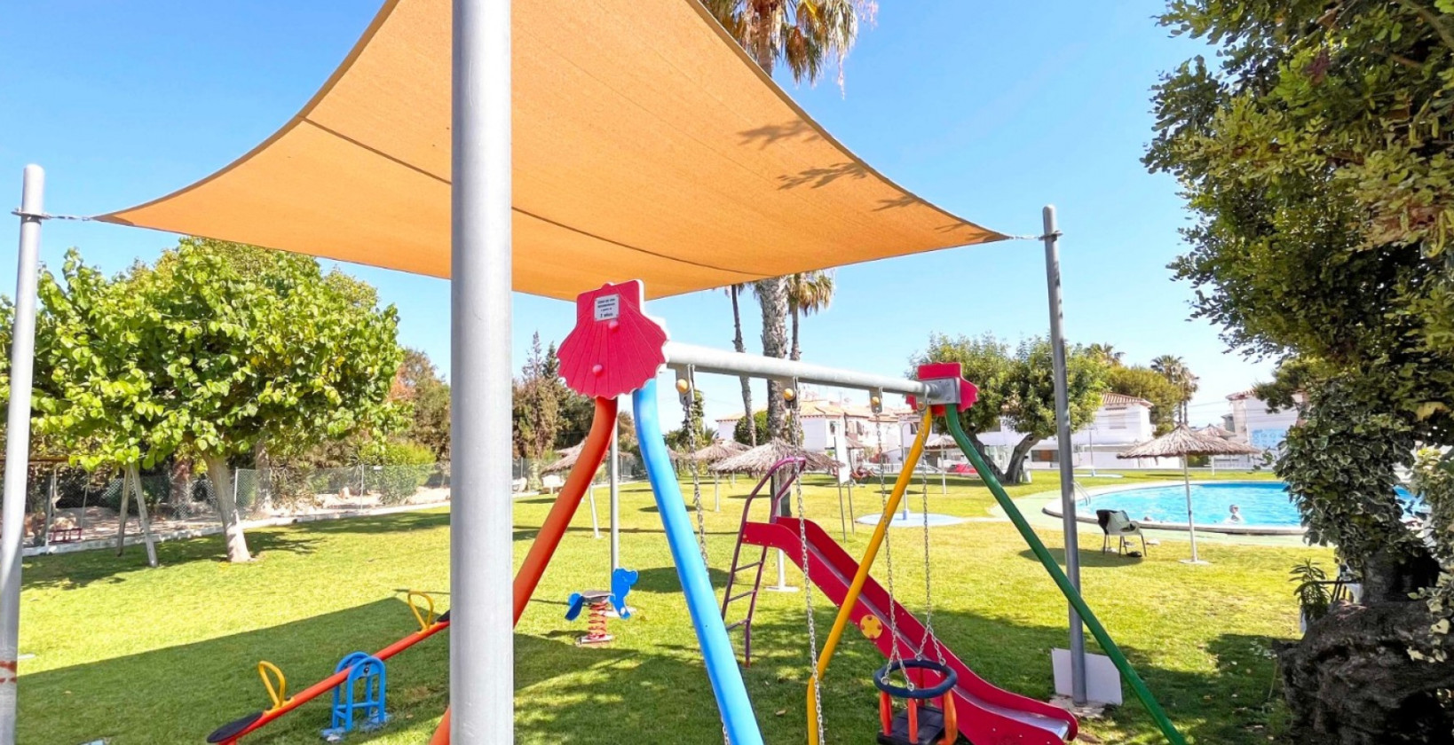 Återförsäljning - Lägenhet / lägenhet - Torrevieja - Los Balcones - Los Altos del Edén