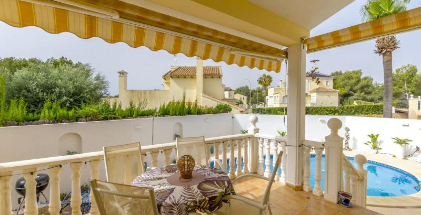 Återförsäljning - Villa - Orihuela Costa - Los Dolses, Villamartín