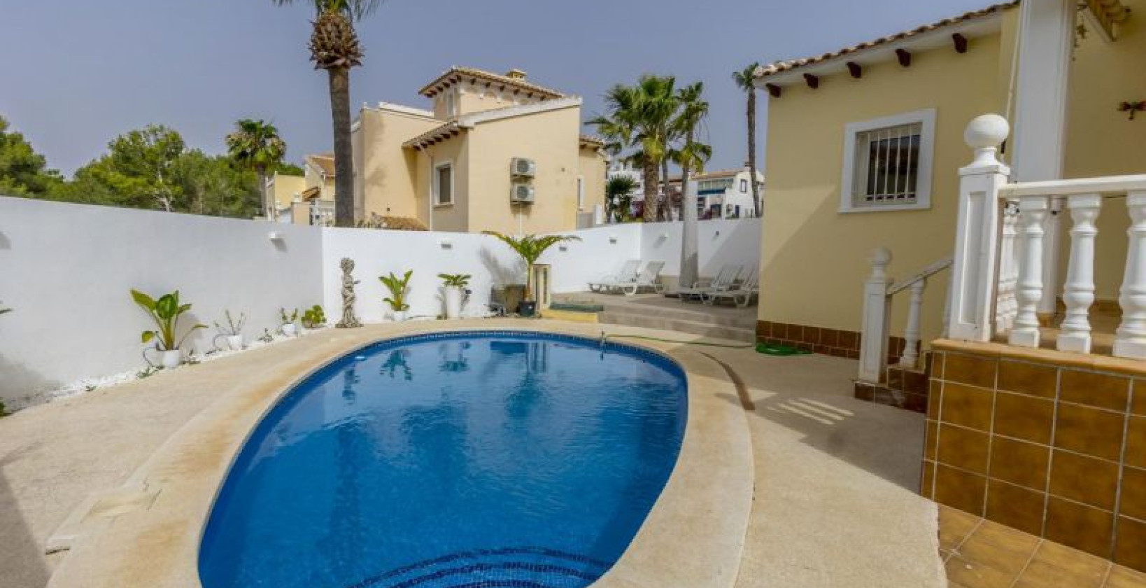 Återförsäljning - Villa - Orihuela Costa - Los Dolses, Villamartín