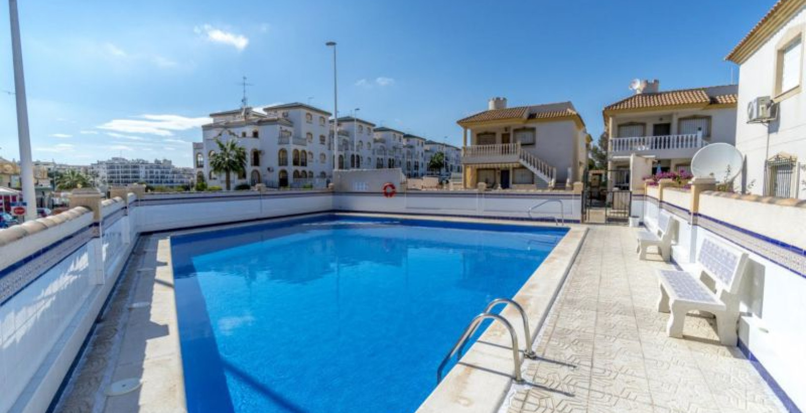 Resale - Upper floor - Orihuela Costa - La Zenia