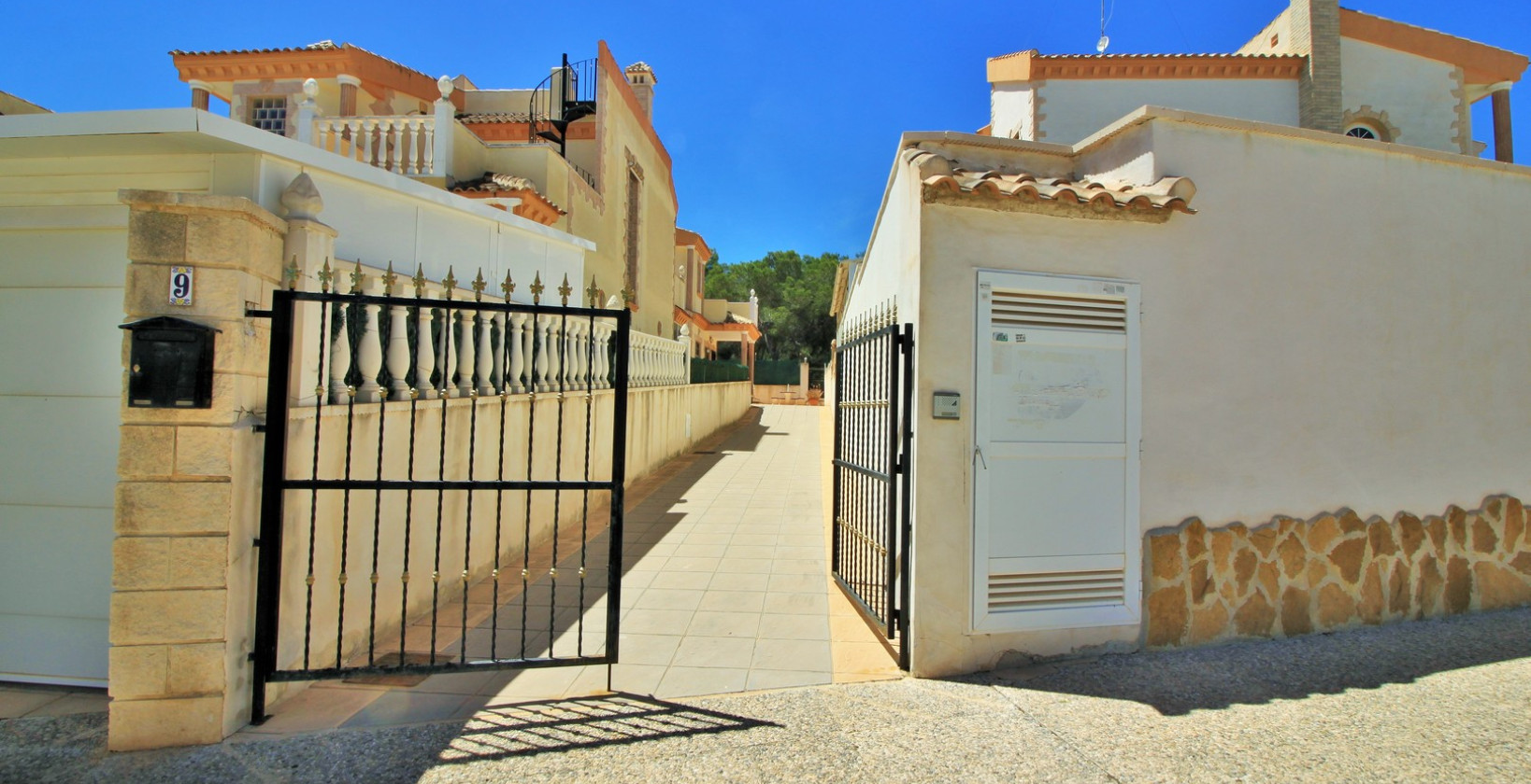 Resale - Villa - Villamartin - Los Dolses