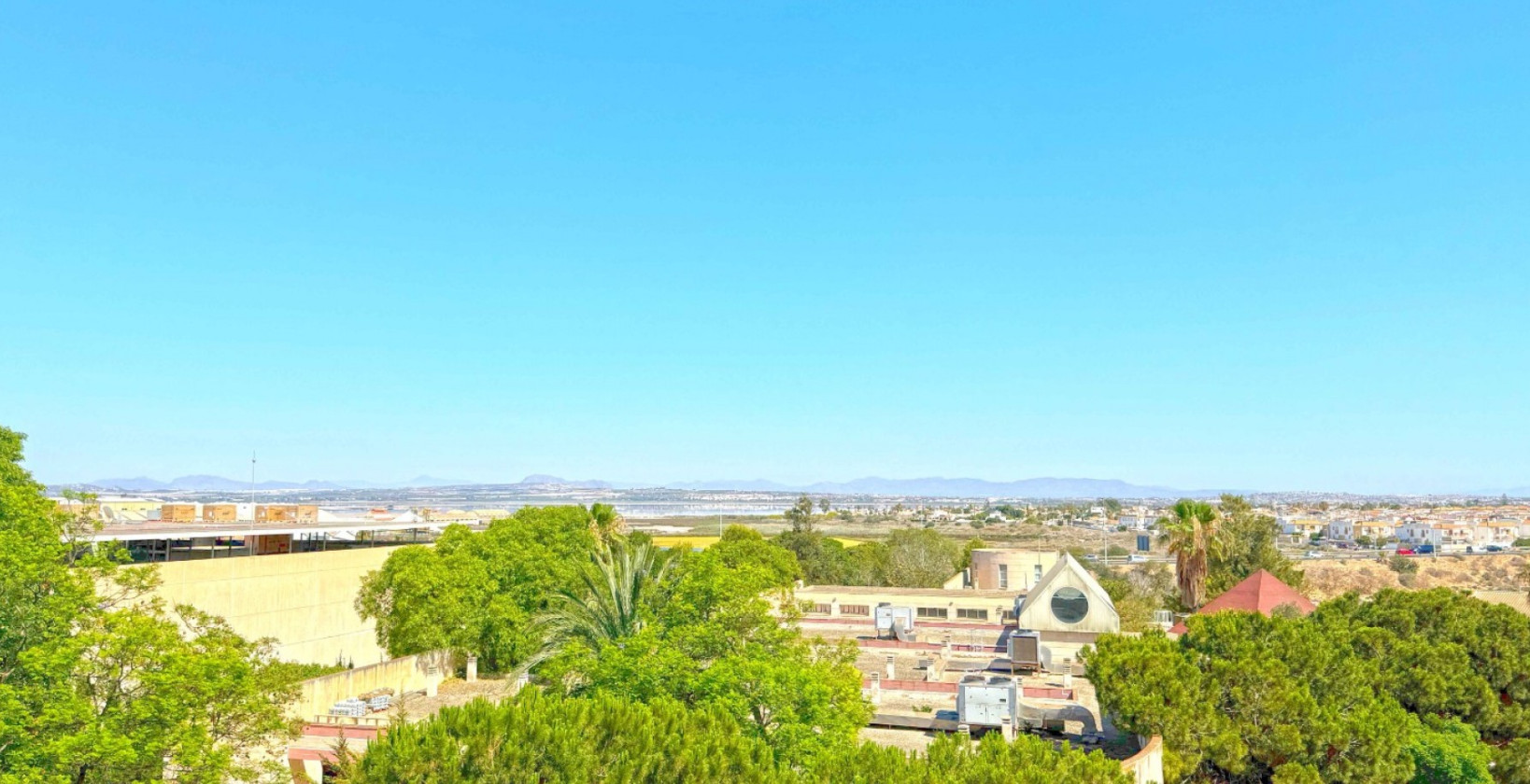 Resale - Apartment / flat - Torrevieja - El Acequión - Los Náufragos