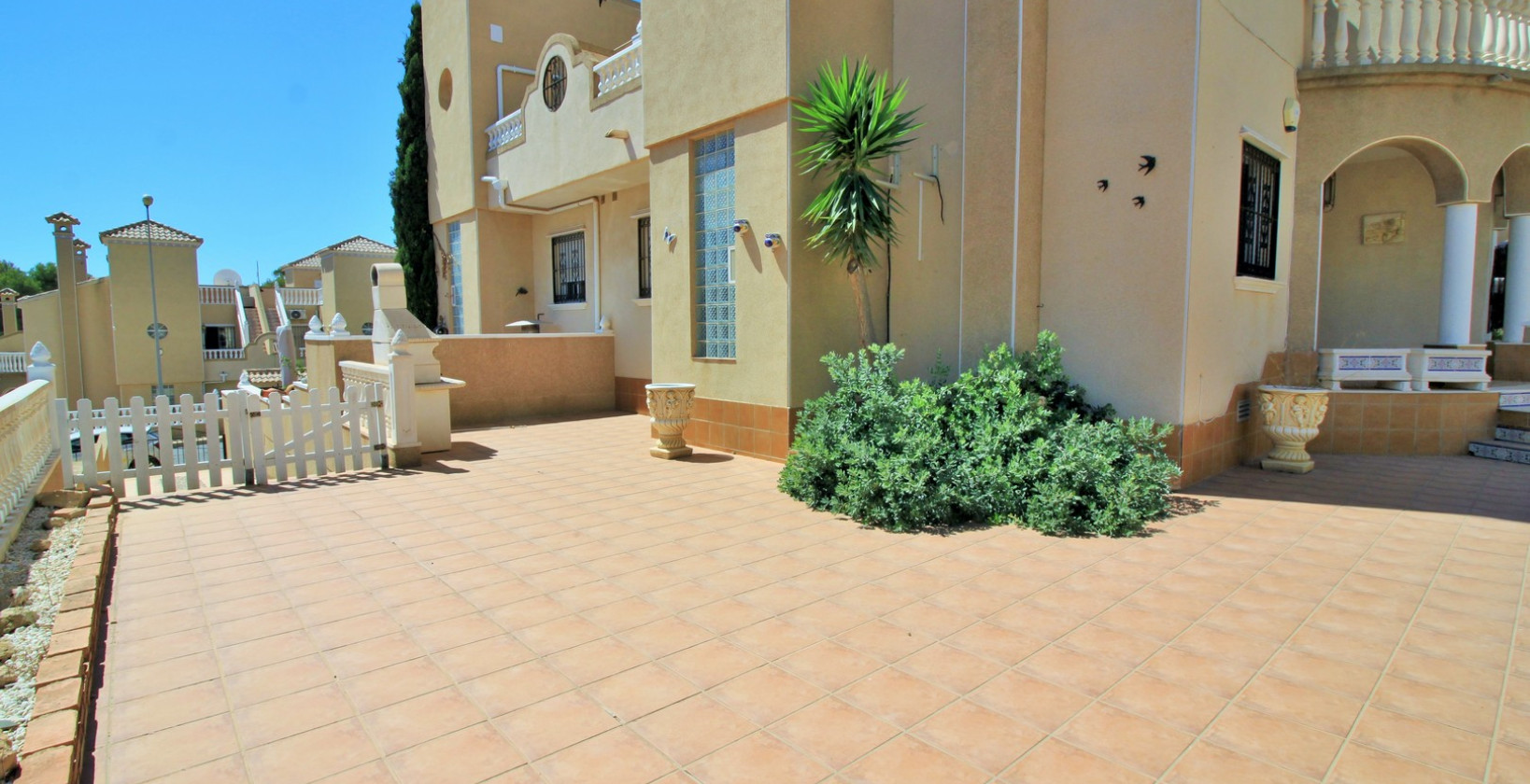 Resale - Townhouse - Villamartin