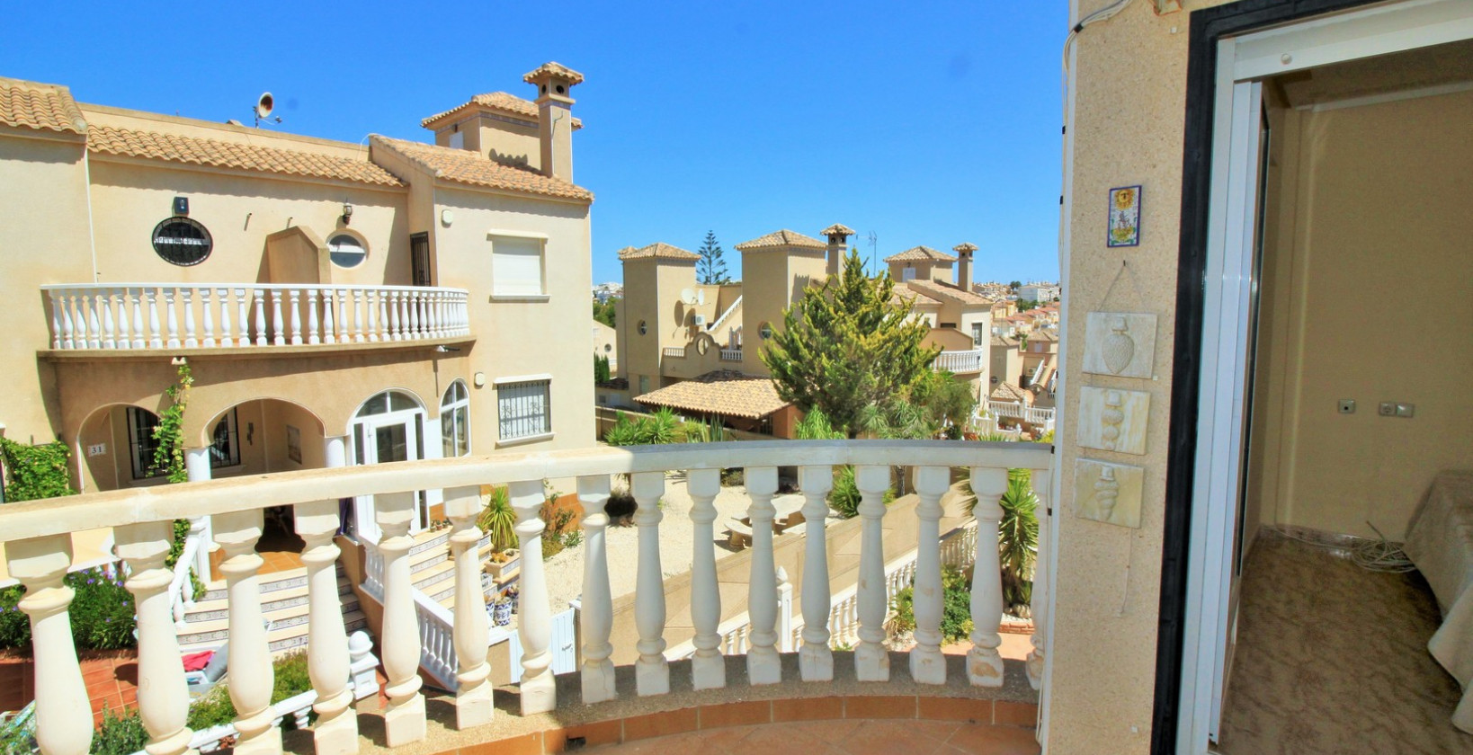 Resale - Townhouse - Villamartin