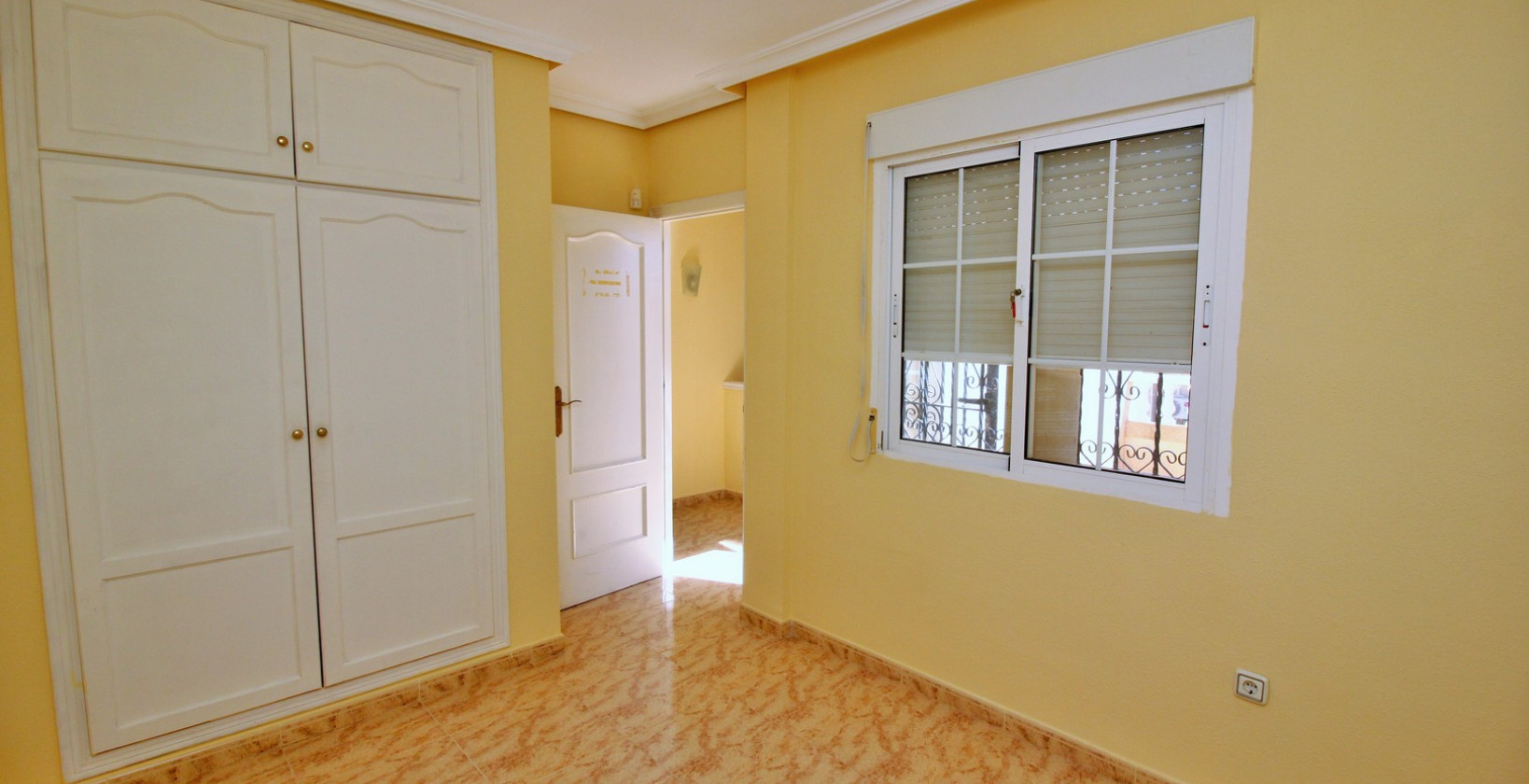 Resale - Townhouse - Villamartin