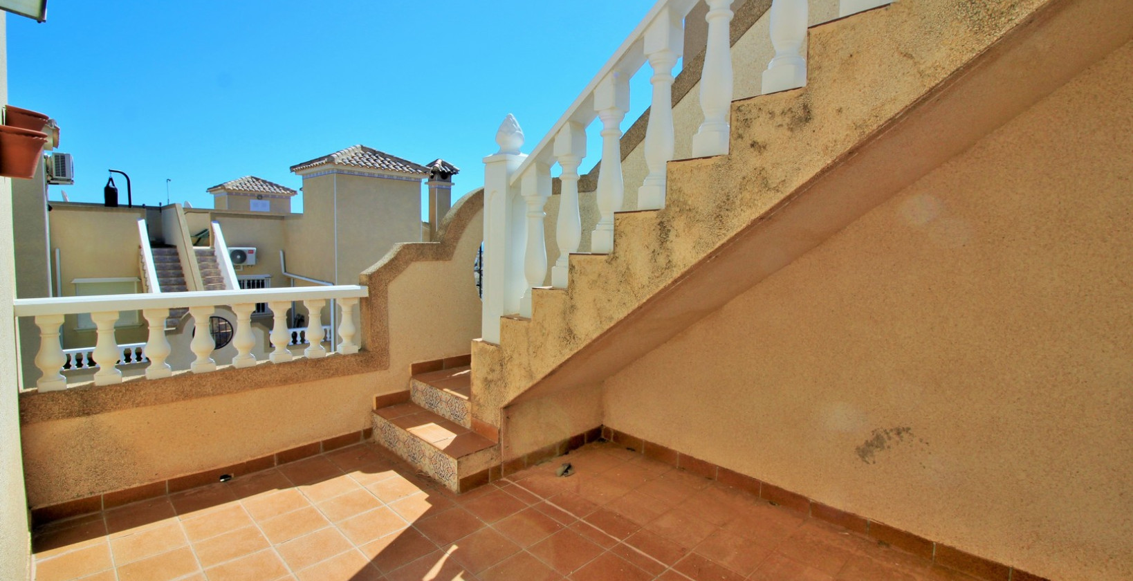 Resale - Townhouse - Villamartin