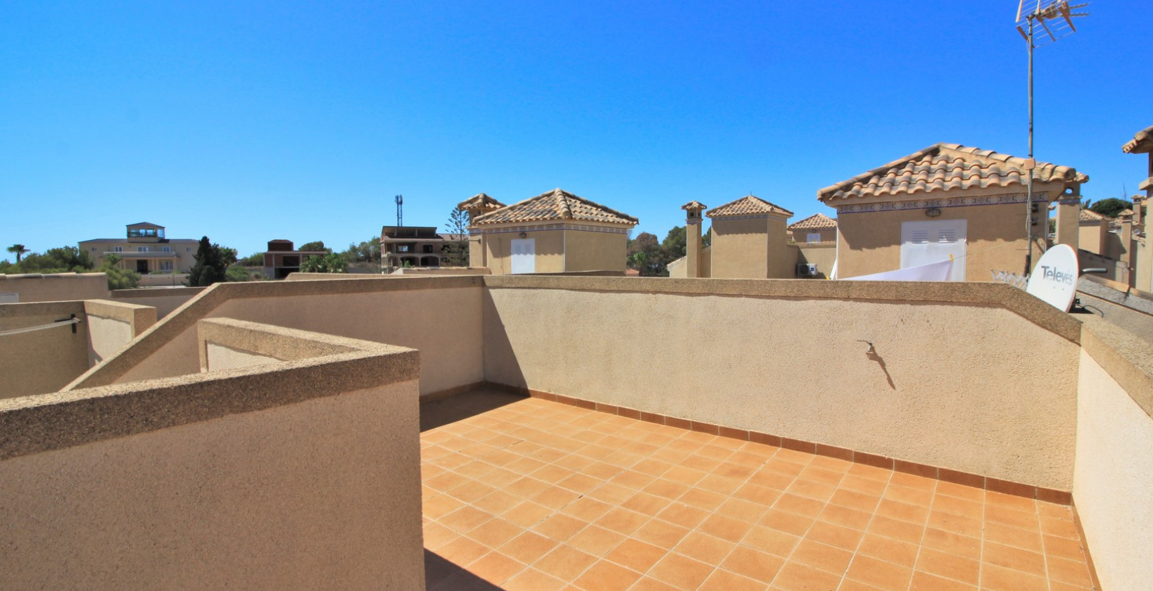 Resale - Townhouse - Villamartin