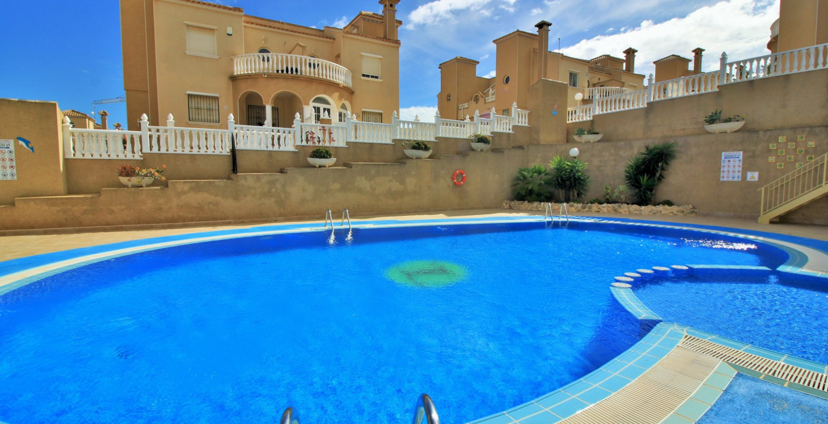 Resale - Townhouse - Villamartin