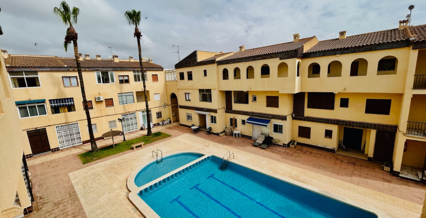 Resale - Apartment / flat - Torrevieja - Punta Prima