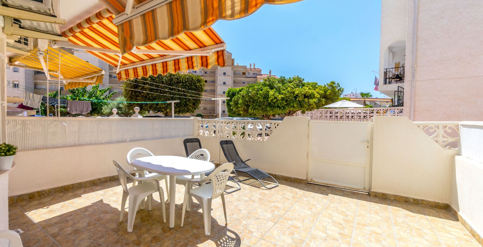 Resale - Apartment / flat - Torrevieja - Playa de los Locos