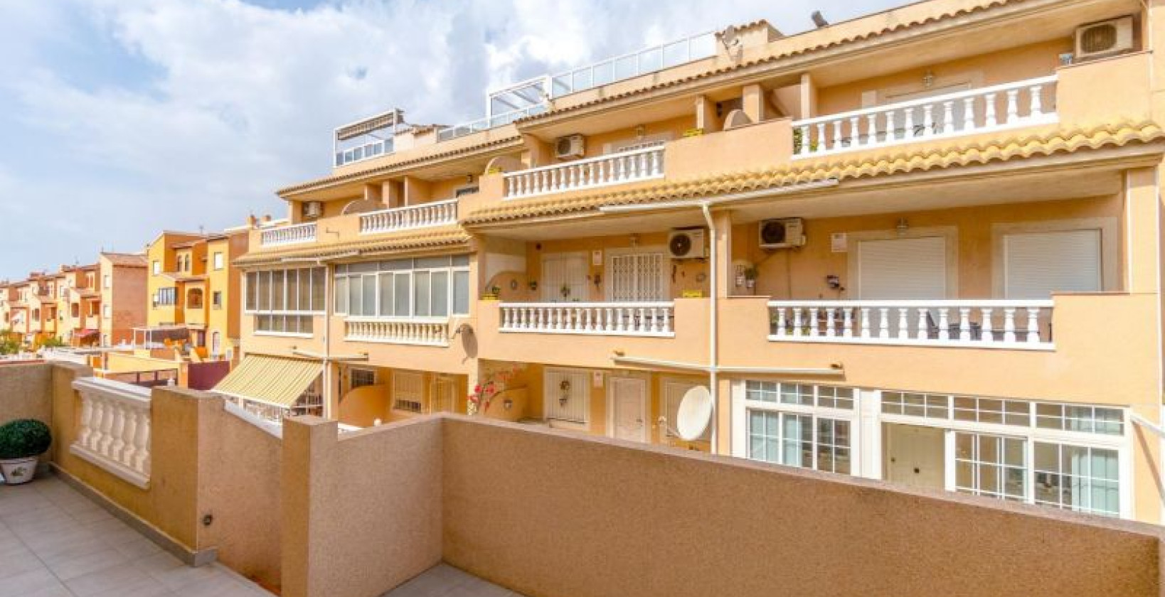 Resale - Upper floor - Torrevieja - Aguas Nuevas