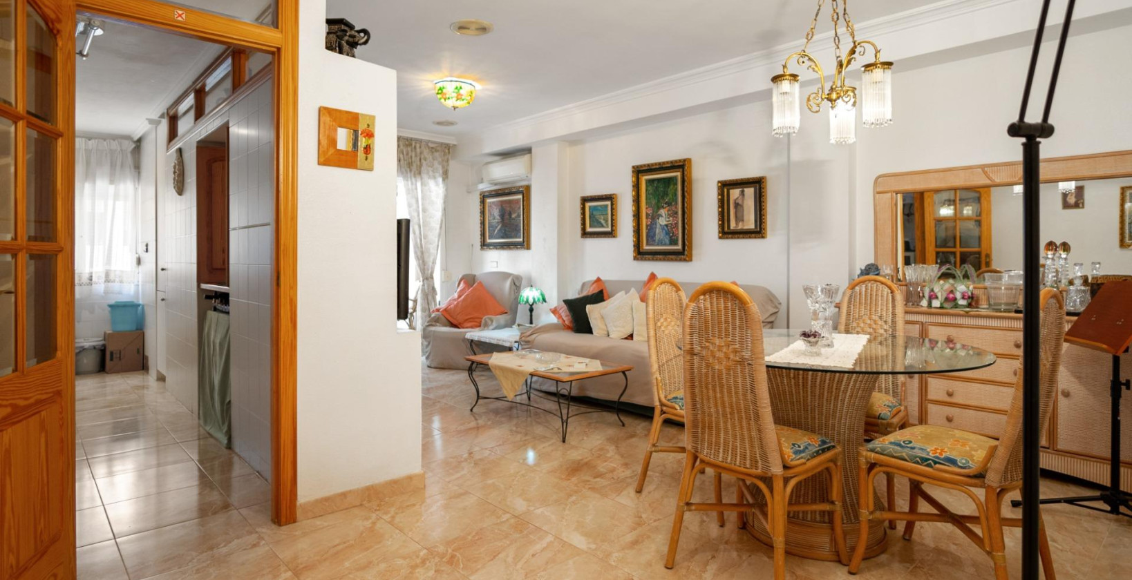 Resale - Apartment / flat - Torrevieja - La Mata pueblo