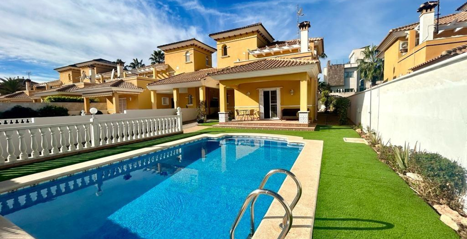 Återförsäljning - Villa - Orihuela Costa - Cabo Roig