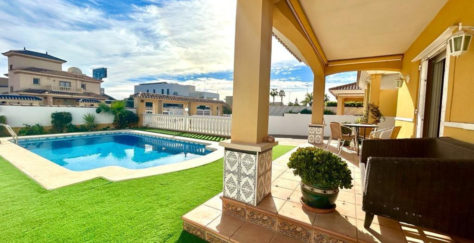 Återförsäljning - Villa - Orihuela Costa - Cabo Roig