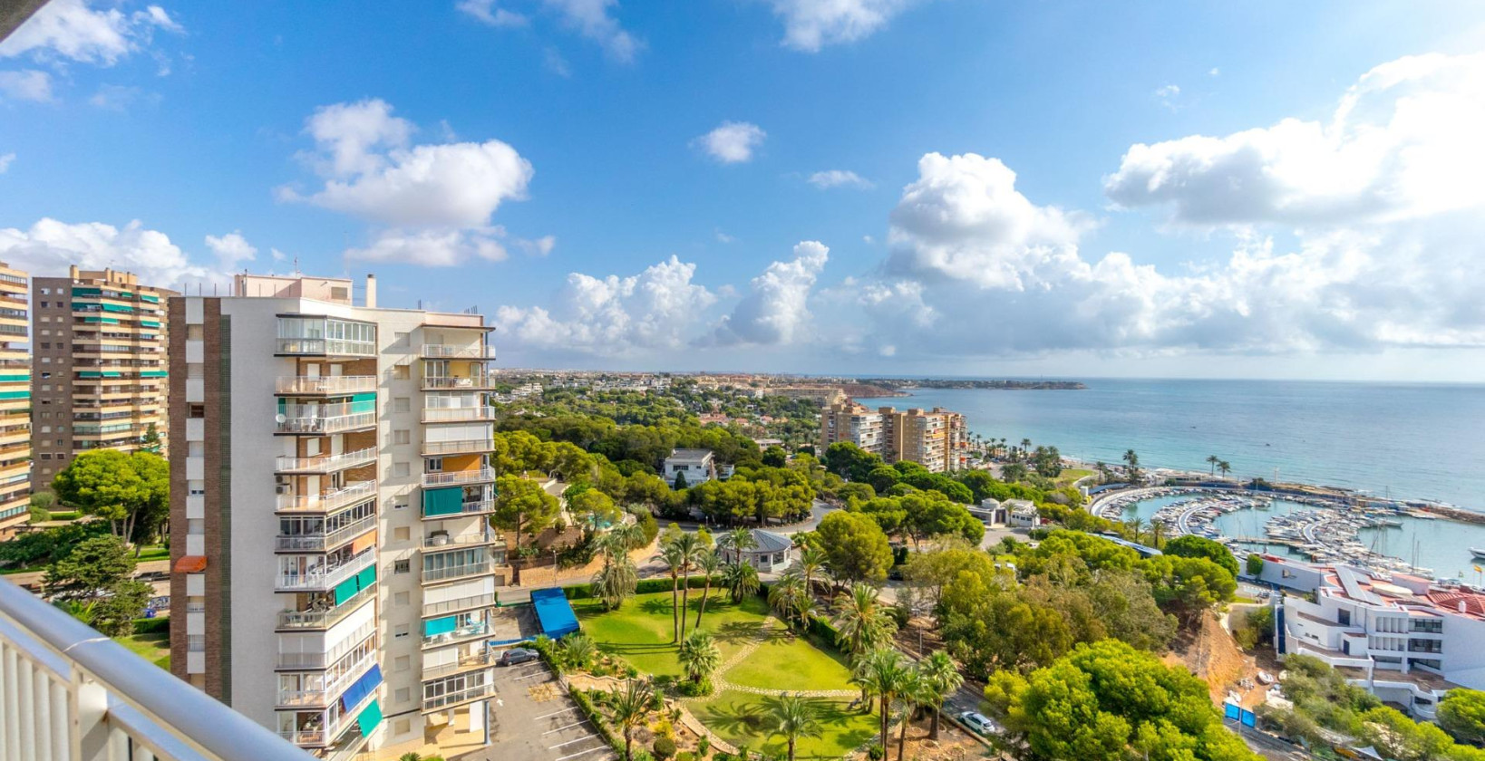 Återförsäljning - Lägenhet / lägenhet - Orihuela Costa - Agua Marina