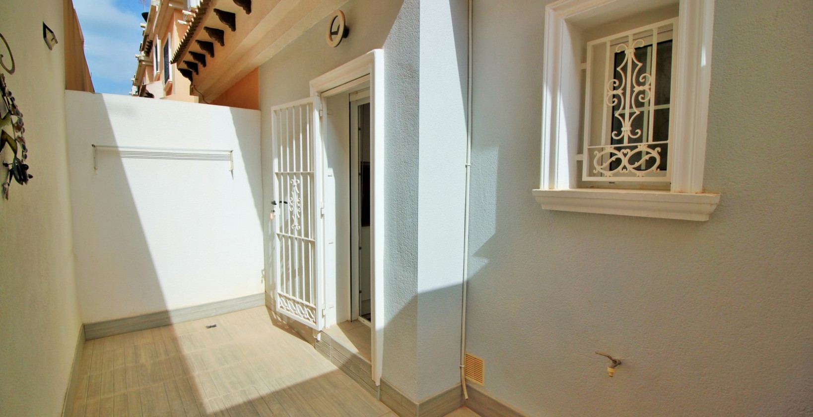 Resale - Townhouse - Villamartin