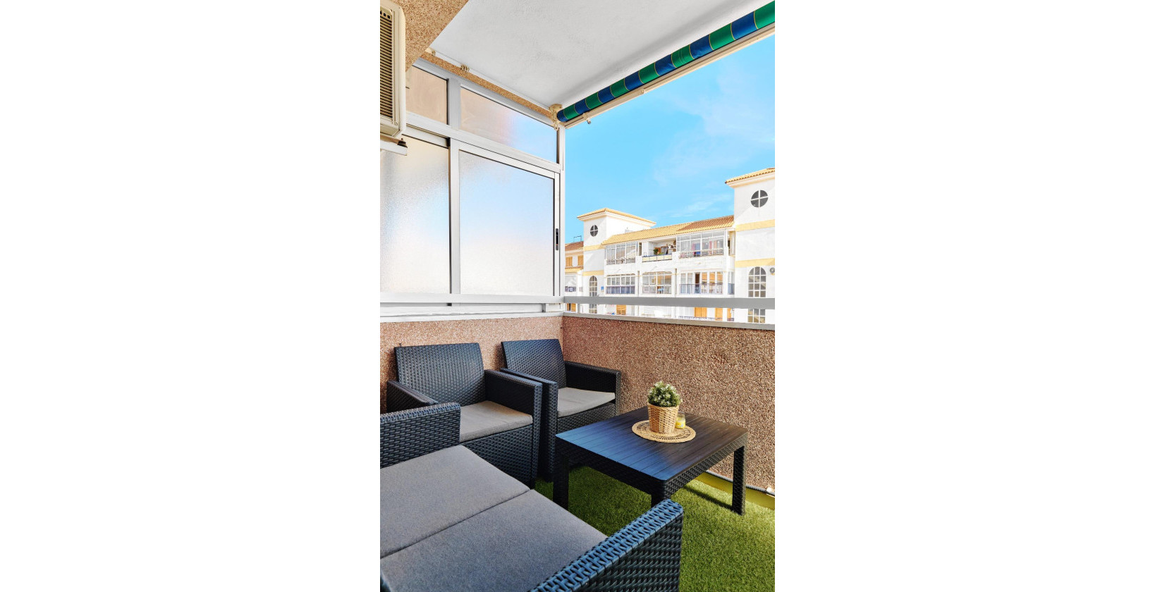 Resale - Apartment / flat - Torrevieja - La Mata