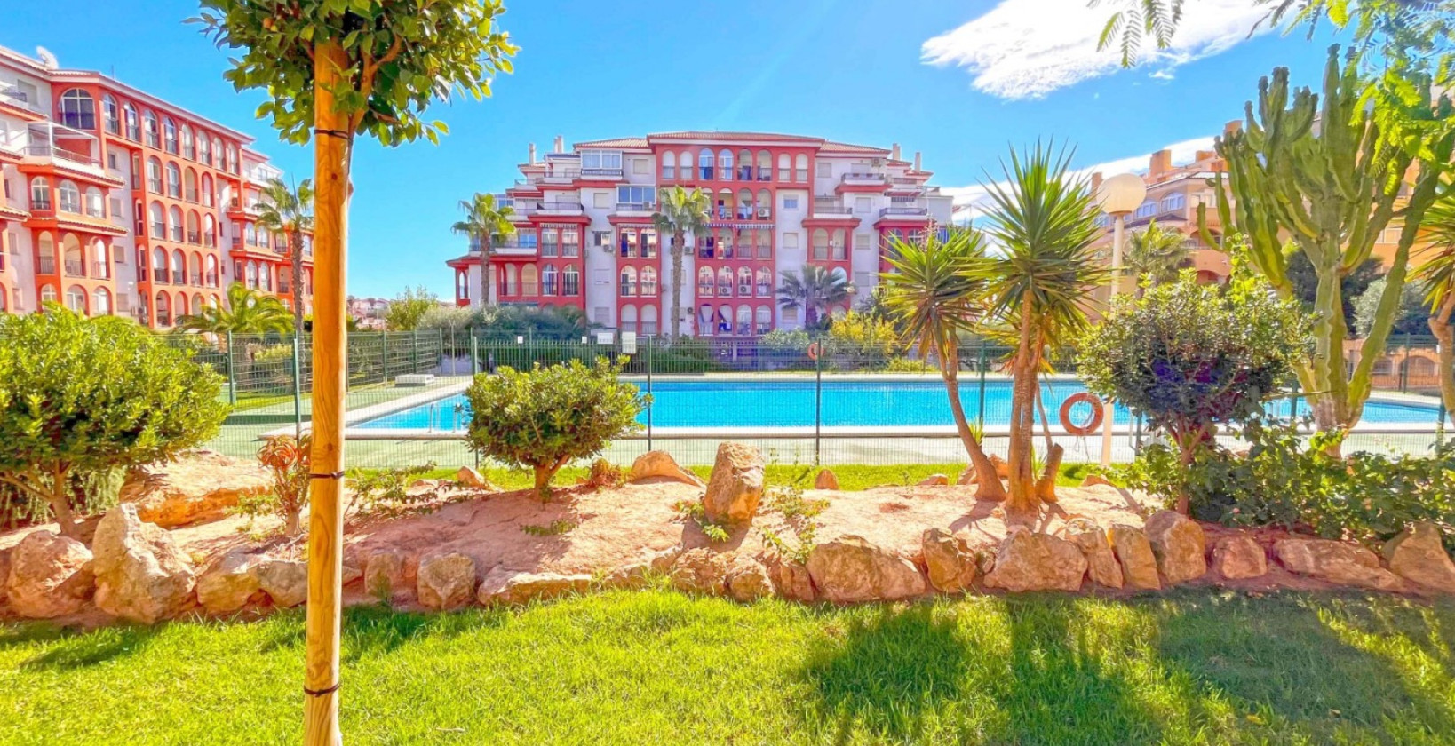 Resale - Apartment / flat - Torrevieja - Torrelamata - La Mata