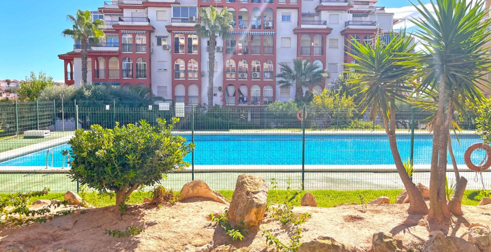 Resale - Apartment / flat - Torrevieja - Torrelamata - La Mata