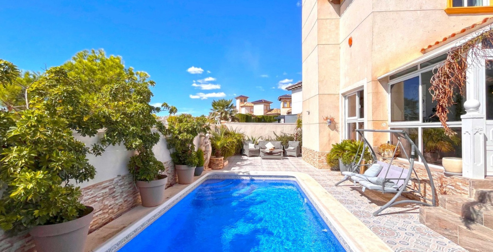 Resale - Villa - Orihuela Costa - La Zenia