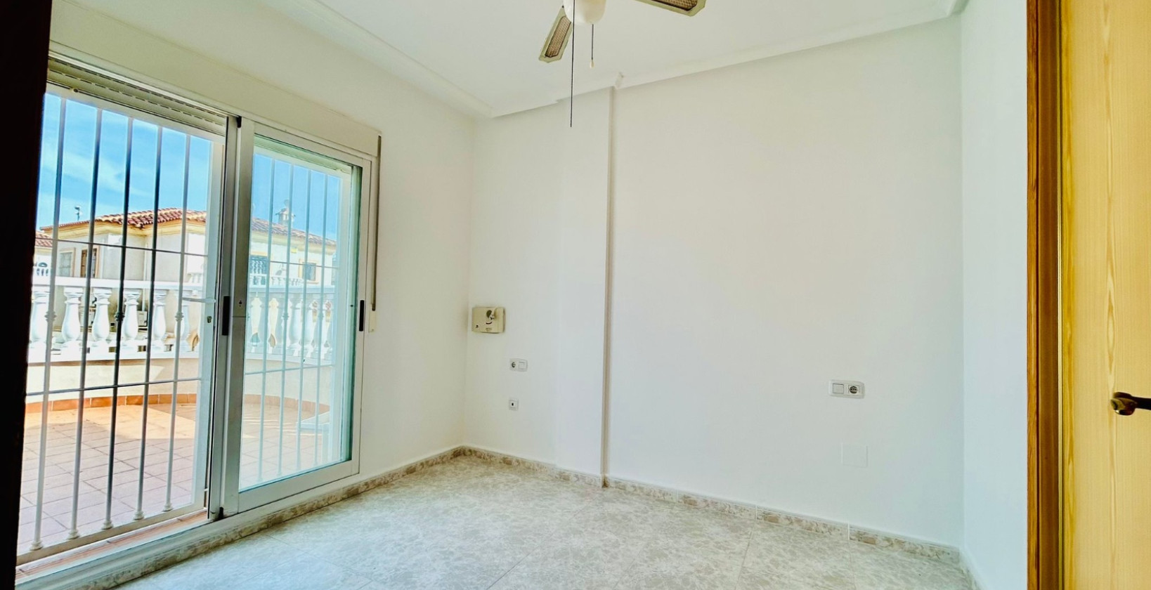 Resale - Single Family Home - Torrevieja - Sector 25