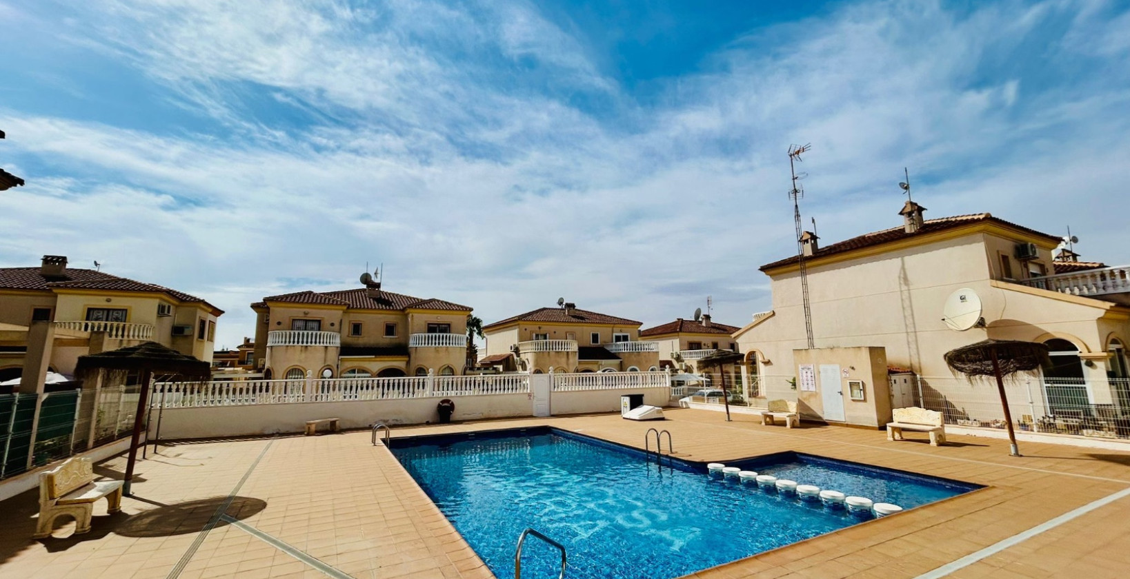 Resale - Single Family Home - Torrevieja - Sector 25