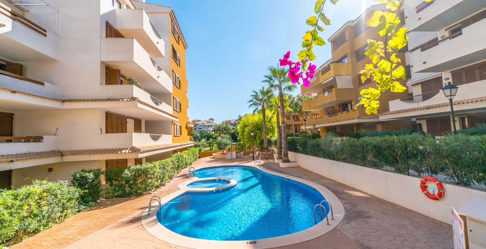 Resale - Apartment / flat - Torrevieja - Punta Prima