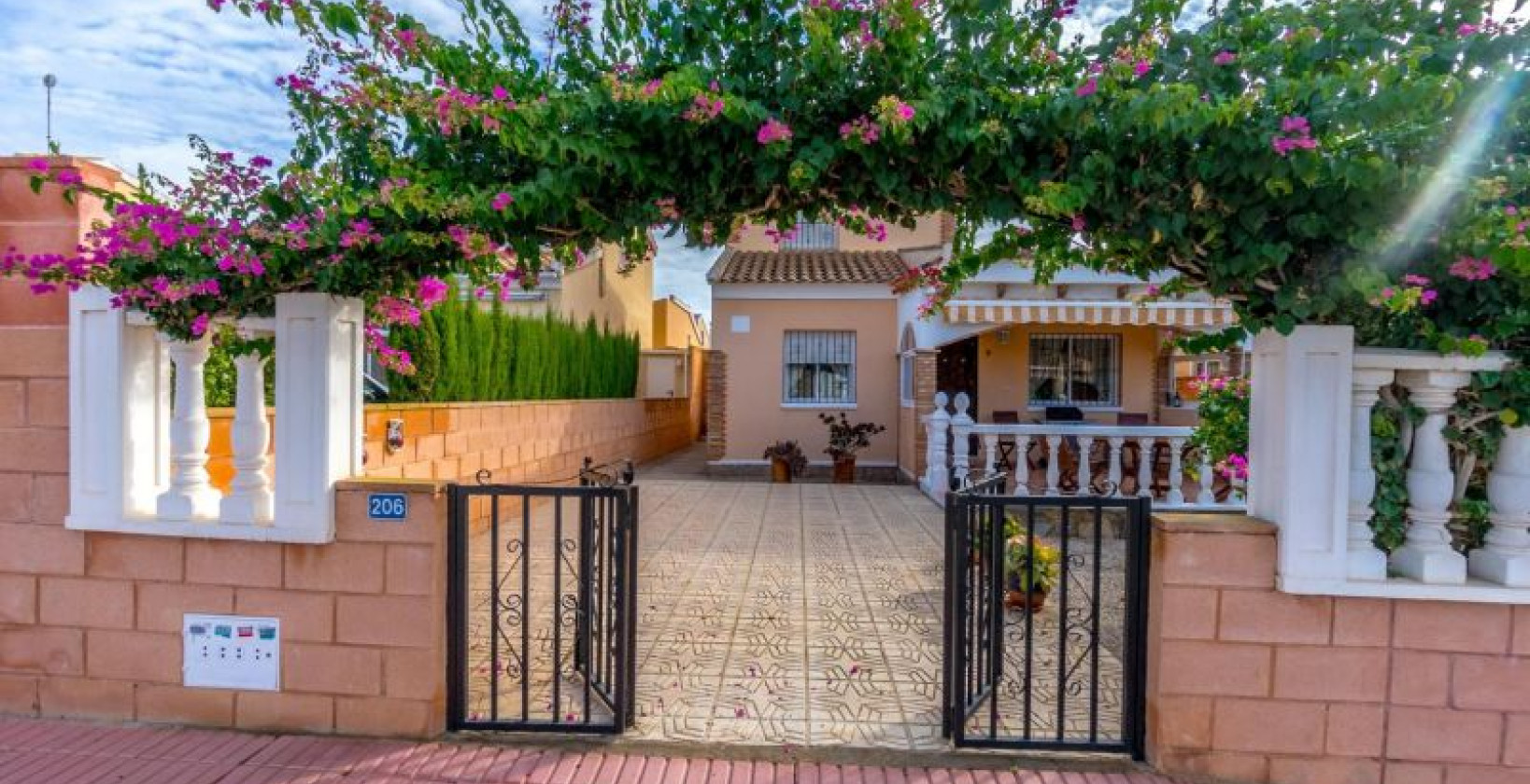 Återförsäljning - Villa - Orihuela Costa - Las Mimosas